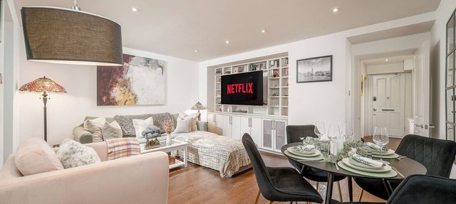 Niru Experience Hidden Gem In Chelsea 2BD 2BA
