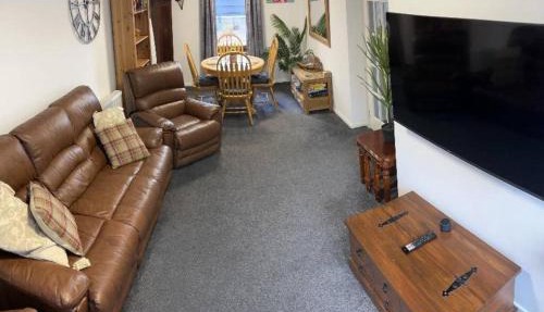 No.46, comfortable 2 bedroom property