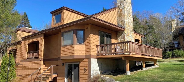O7 Slopeside Bretton Woods Resort cottage with upscale stylings cozy decor tons of space