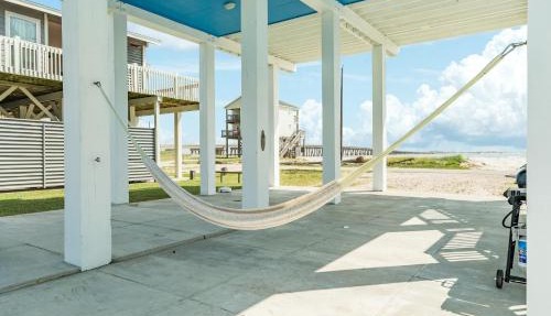Oasis Beachfront Volleyball Court Sleeps 12