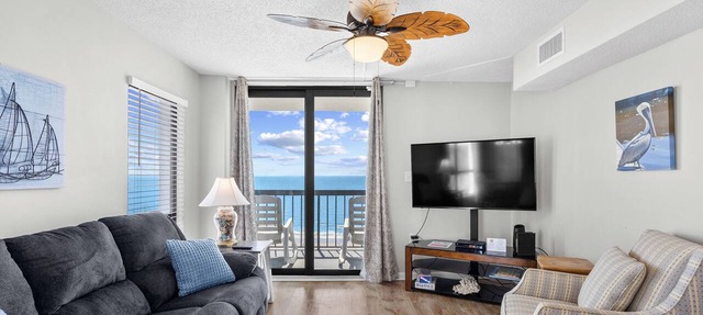 Oceanfront 4bed/3bath-Sleep 10-Pools-Free Parking-WIFI-Oceanfront Balcony