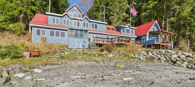 Oceanfront | 7BR w/Firepit, King Beds & Whales
