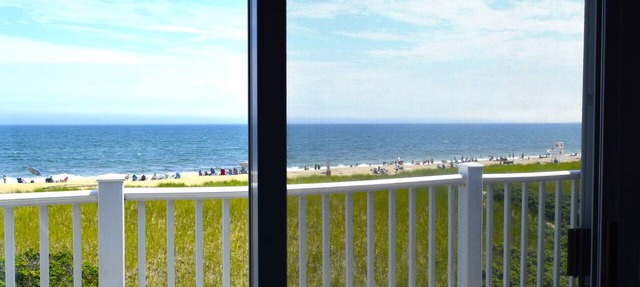 Oceanfront Condo with panoramic views