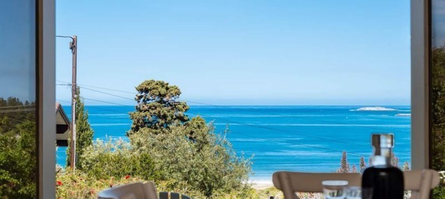 Oceanfront Haven with Unparalleled Views and Retreat Living