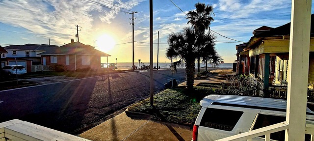 Oceanside right next to the beach!