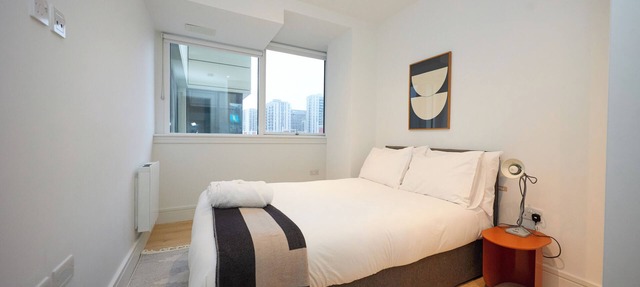 Olympic Way Apartment, Workspace, Gym & Near Station