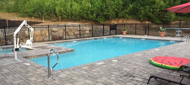 On Mt Cranmore with pool and hot tub. Lots of activities on the mountian