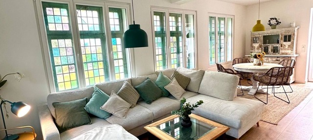 On the outskirts of Cologne, a historic little country house with real hygge charm!