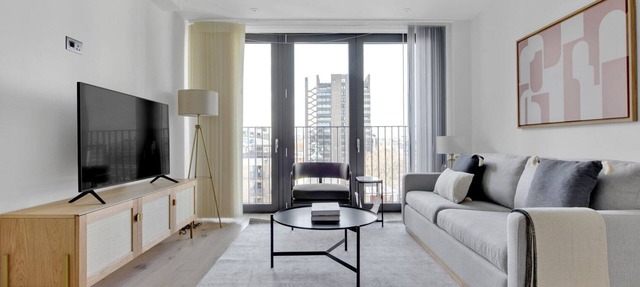 Open plan Barbican 1BR, by Blueground