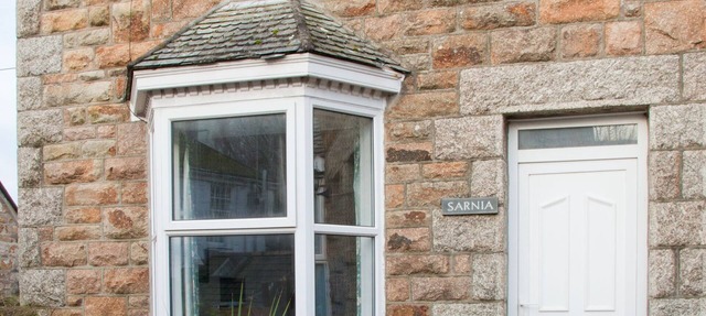 Open plan house 1 minute to beach and St Michaels Mount causeway