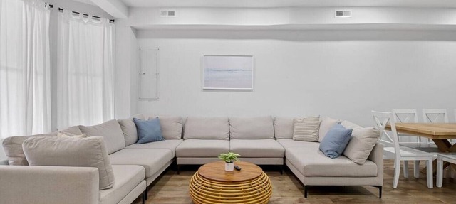 Orange Loop Beach House · Direct Beer Hall Access+ 1.5Block to Boardwalk