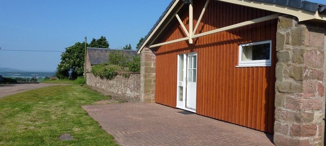 Orchard View; Spacious 4 bed cottage in rural country location. Single storey