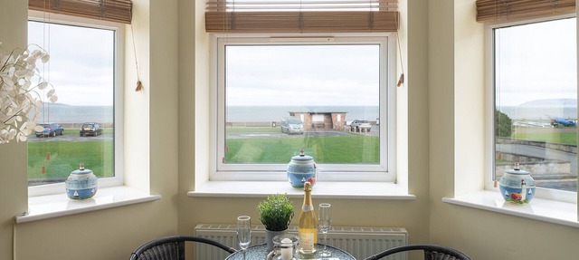 Orme View - Two Bedroom Cottage, Sleeps 4