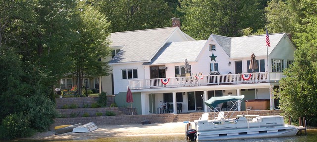 Ossipee Lake Front-Beautiful Views,100 ft Private Sandy beach, with Pontoon boat