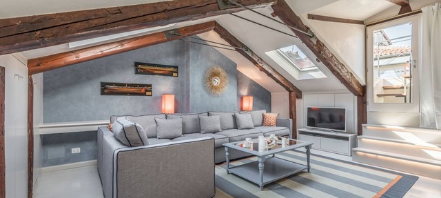 Palazzo Navaro - Three Bedroom Villa, Sleeps 6