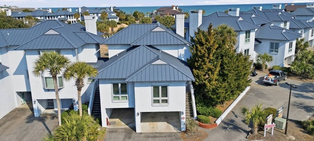 Palmetto Place, Beachfront Villa with Resort Perks