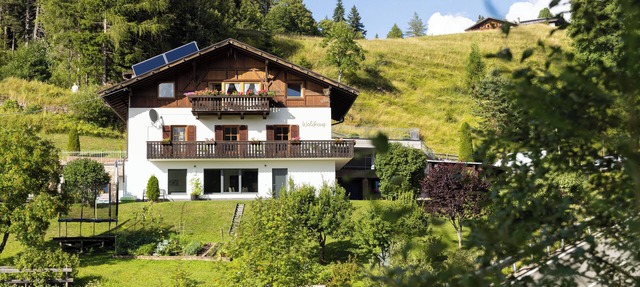 Panorama Suite Waldhaus 3-bedroom apartment near Obereggen directly hiking trail