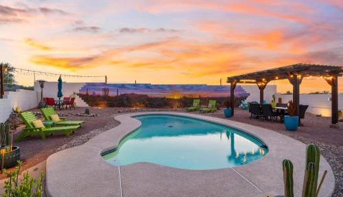 Panoramic Mountain Views Heated Pool 2 Kitchens Villa