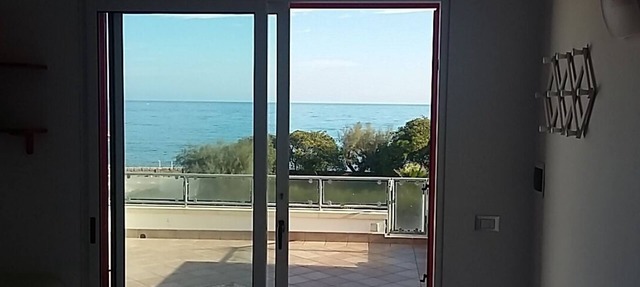 Panoramic studio apartment on the San Foca seafront