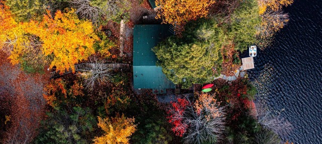 Panoramic Water Views, waterfront house on French pond