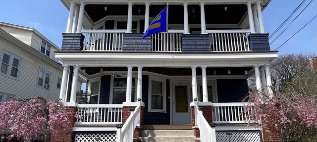 ParkView Apt. has 3 bedrooms, sleeps 13, with a great porch view. RE.00261-STR