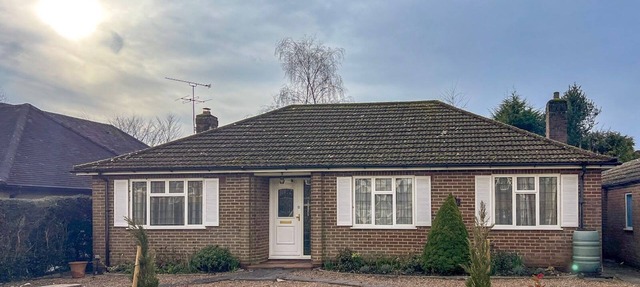 Pass the Keys | Beaconsfield Peaceful Bungalow