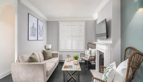 Pass the Keys Luxury 2 Bedroom Townhouse in Central St Albans