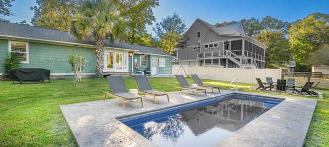 Peaceful 3BR, Private Pool & Marsh Views Minutes from Charleston & Beaches