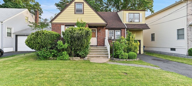 Peaceful 5-bedroom house with AC in welcoming Hackensack