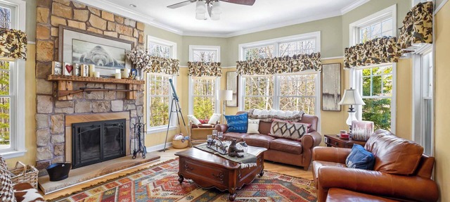 Peaceful 5-BR Escape Near Stratton