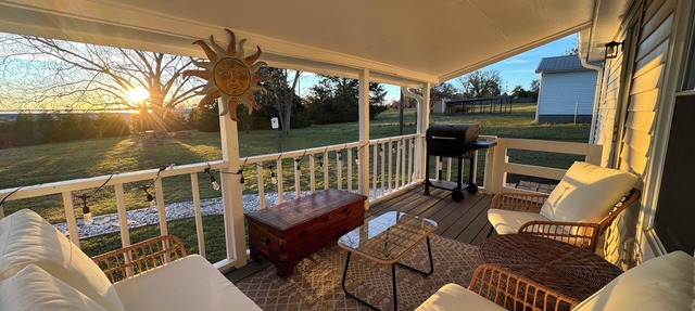 Peaceful and Charming Getaway 4-bedroom home in Braselton with WiFi, AC