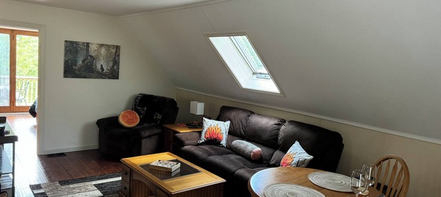 Peaceful, private get away on 15 acres. So much to do in Dunbarton NH!