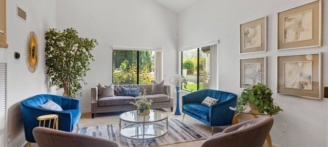Peaceful Private Retreat In The Heart Of Town!