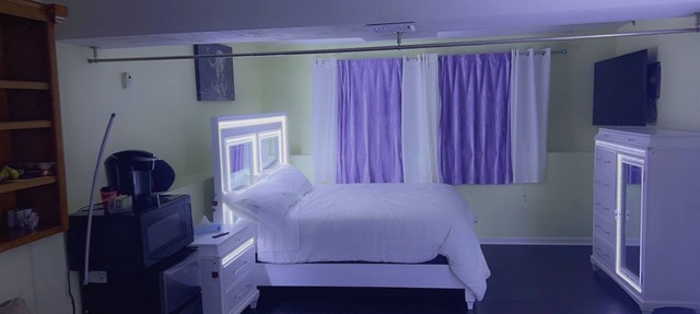 Peaceful & relaxed neighborhood. Private location