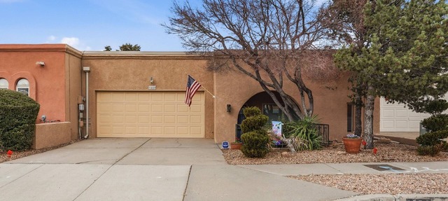 Peaceful Sandia Mountain Retreat - Clean, Comfortable & a Step Above the Rest