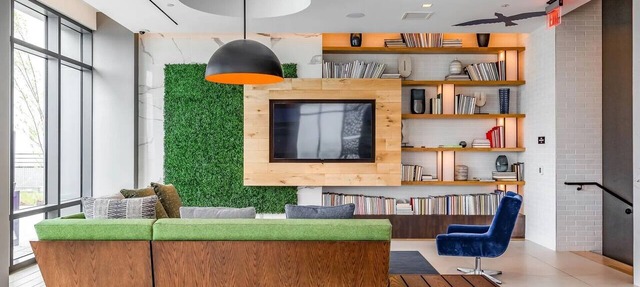 Penthouse Retreat with Rooftop Pool – Explore Silver Spring & Washington D.C.