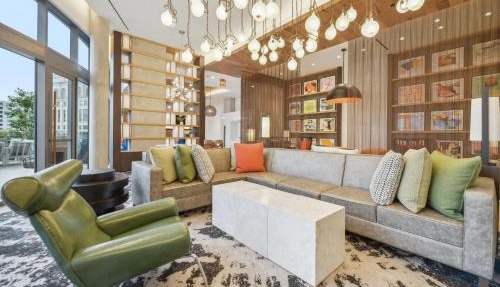 Penthouse Retreat with Rooftop Pool Explore Silver Spring & Washington DC