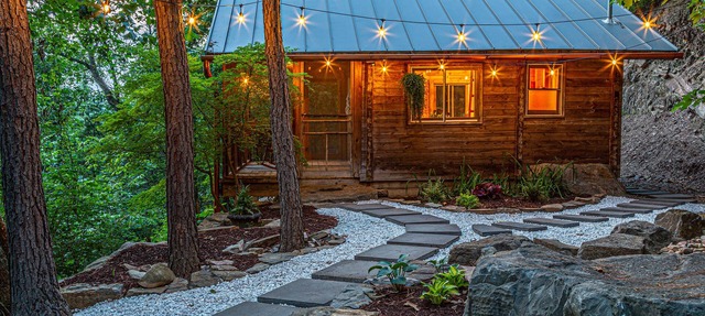 Perched in the Trees, Very Private, Screened in Porch with view