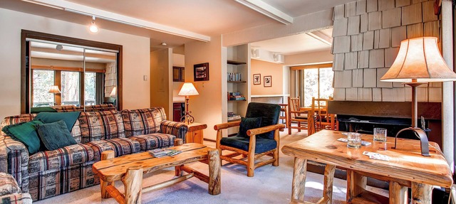 Perfect for Groups! Sleeps 10. Breathtaking Views, Walk to Slopes