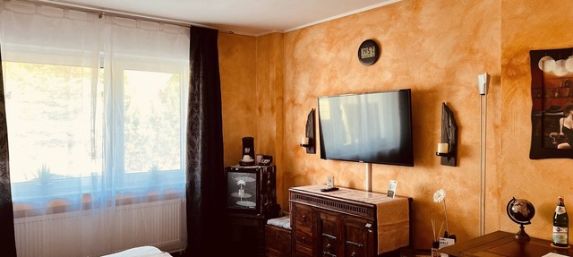 🛏️ Perfect for Work, Study or Training – Your Private Retreat