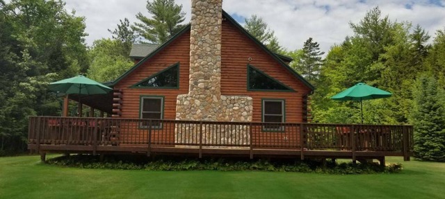 Perfect Pemi Riverfront Log Cabin, Great for Families, Sleeps 10.