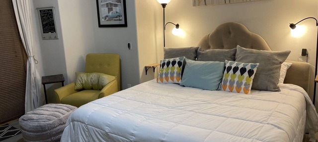 Perfectly Located Fully Remodeled Desert Casita