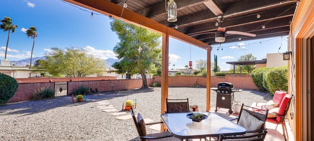 Pet-Friendly 55+ Green Valley Home w/Golf Gear!