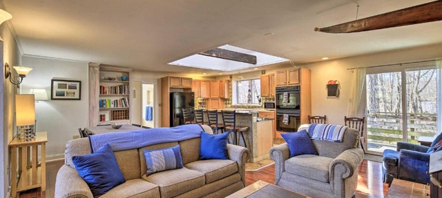 Pet-Friendly Cabin w/Dock on Claytor Lake!
