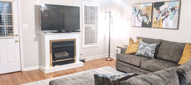 Pet Friendly condo, close to the masters!