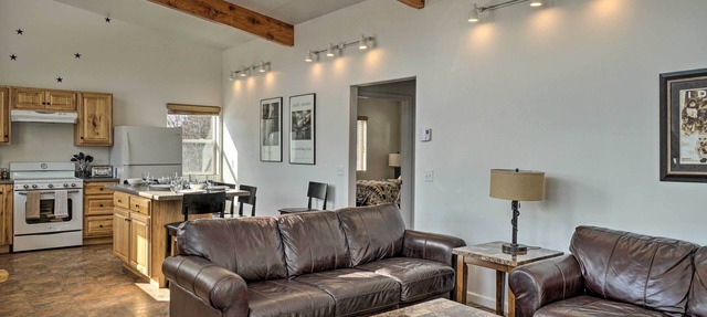 Pet-Friendly Duplex w/Northern Lights Aurora View