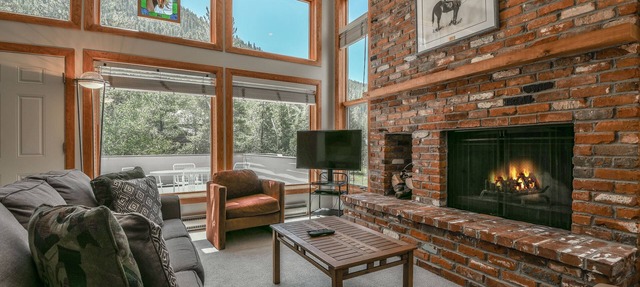Pet friendly, Private, Sauna, Free Shuttle
