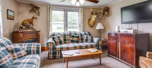 Pet-Friendly Smithmill Retreat w/Yard!
