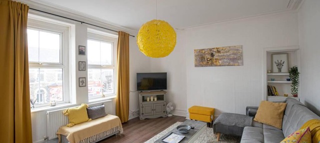 Phenix Central - Huge 3 Bed, Super Equipped Apartment.