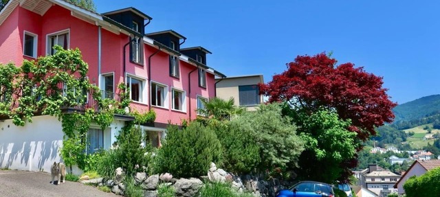 Pilgrims' flat with a clear view of the mountains
